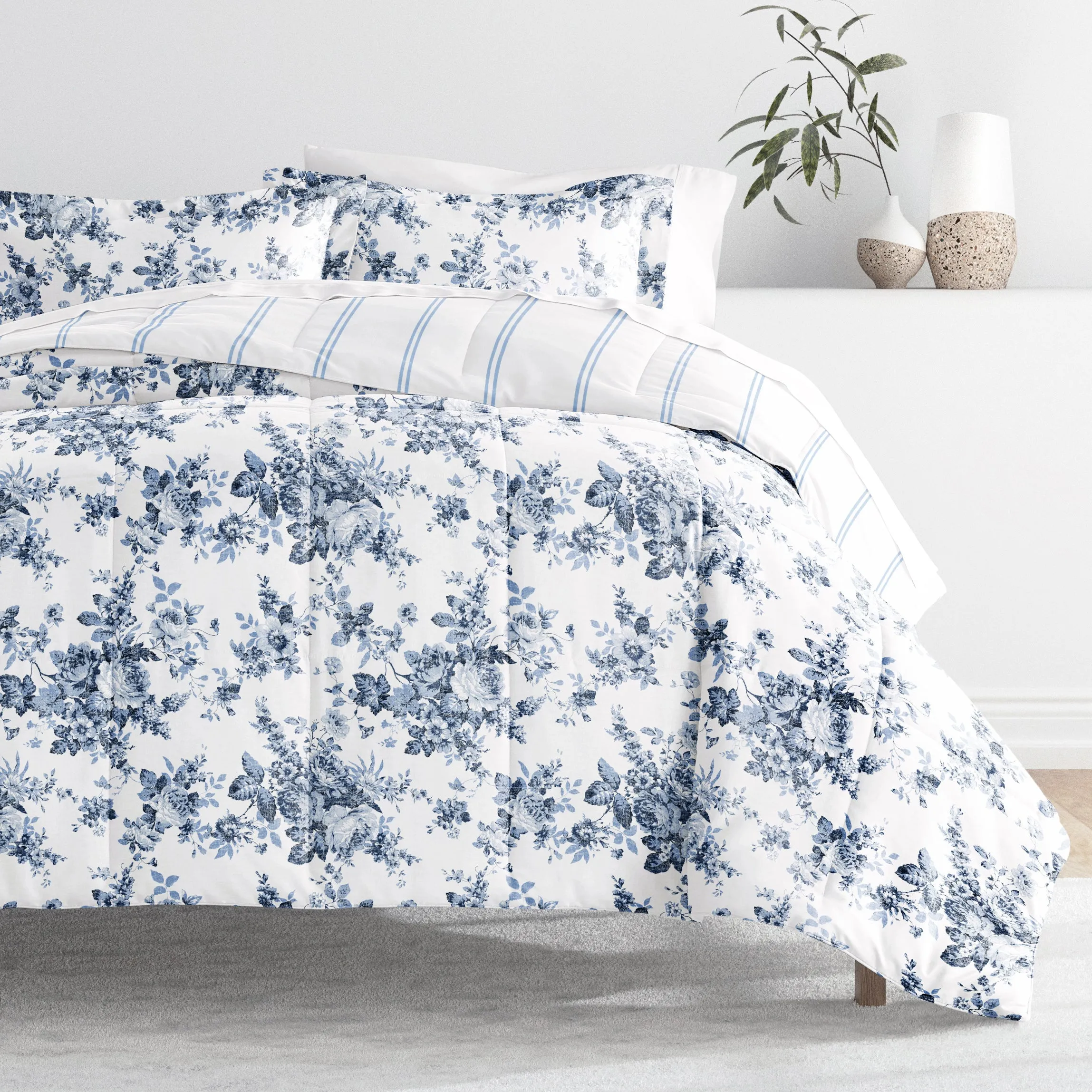 Cabbage Rose Reversible Down-Alternative Comforter Set