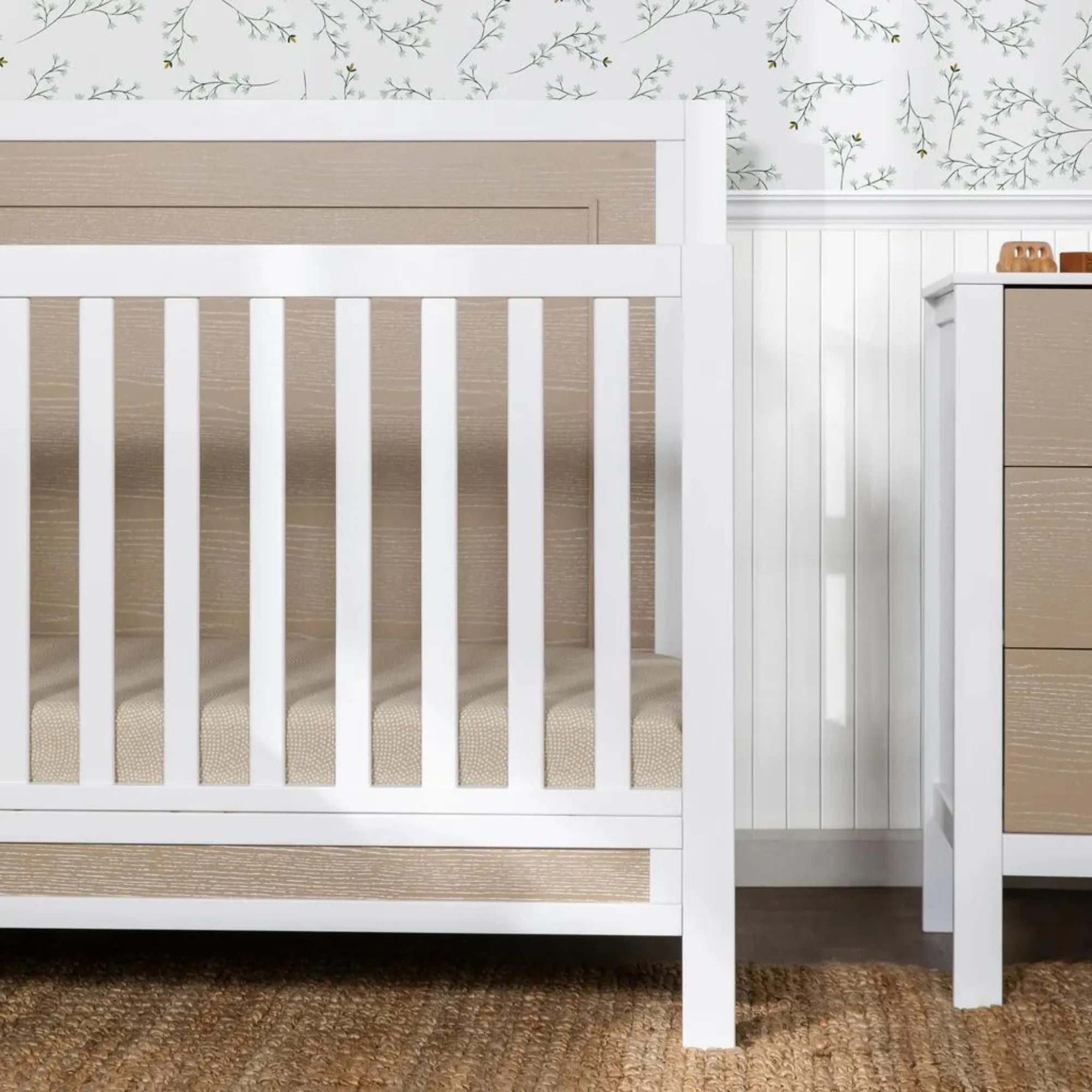 CARTERS by DAVINCI Radley 4-in-1 Convertible Crib