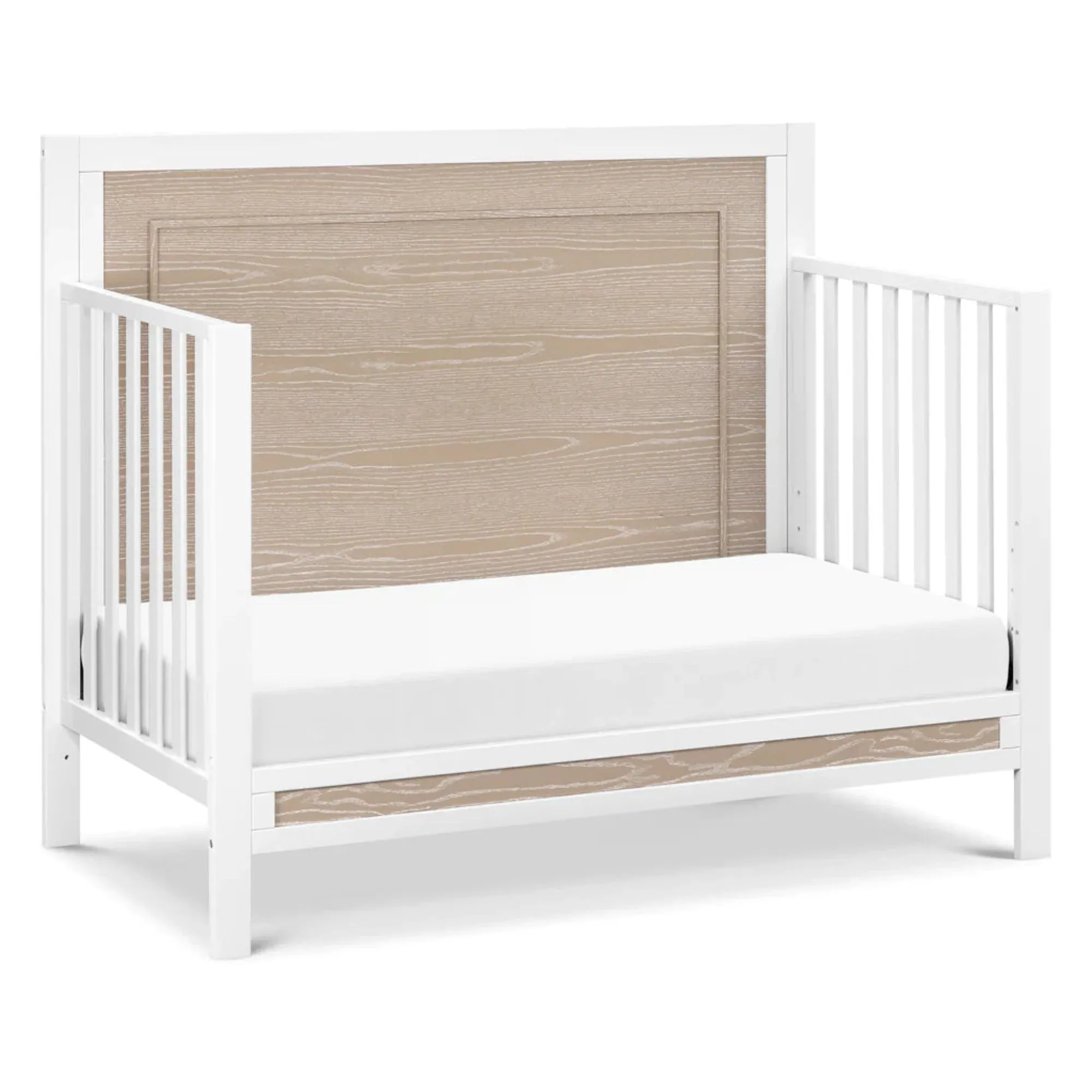 CARTERS by DAVINCI Radley 4-in-1 Convertible Crib