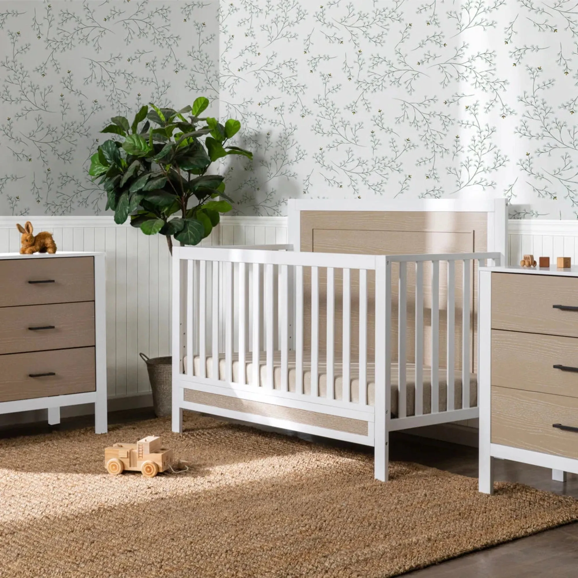 CARTERS by DAVINCI Radley 4-in-1 Convertible Crib