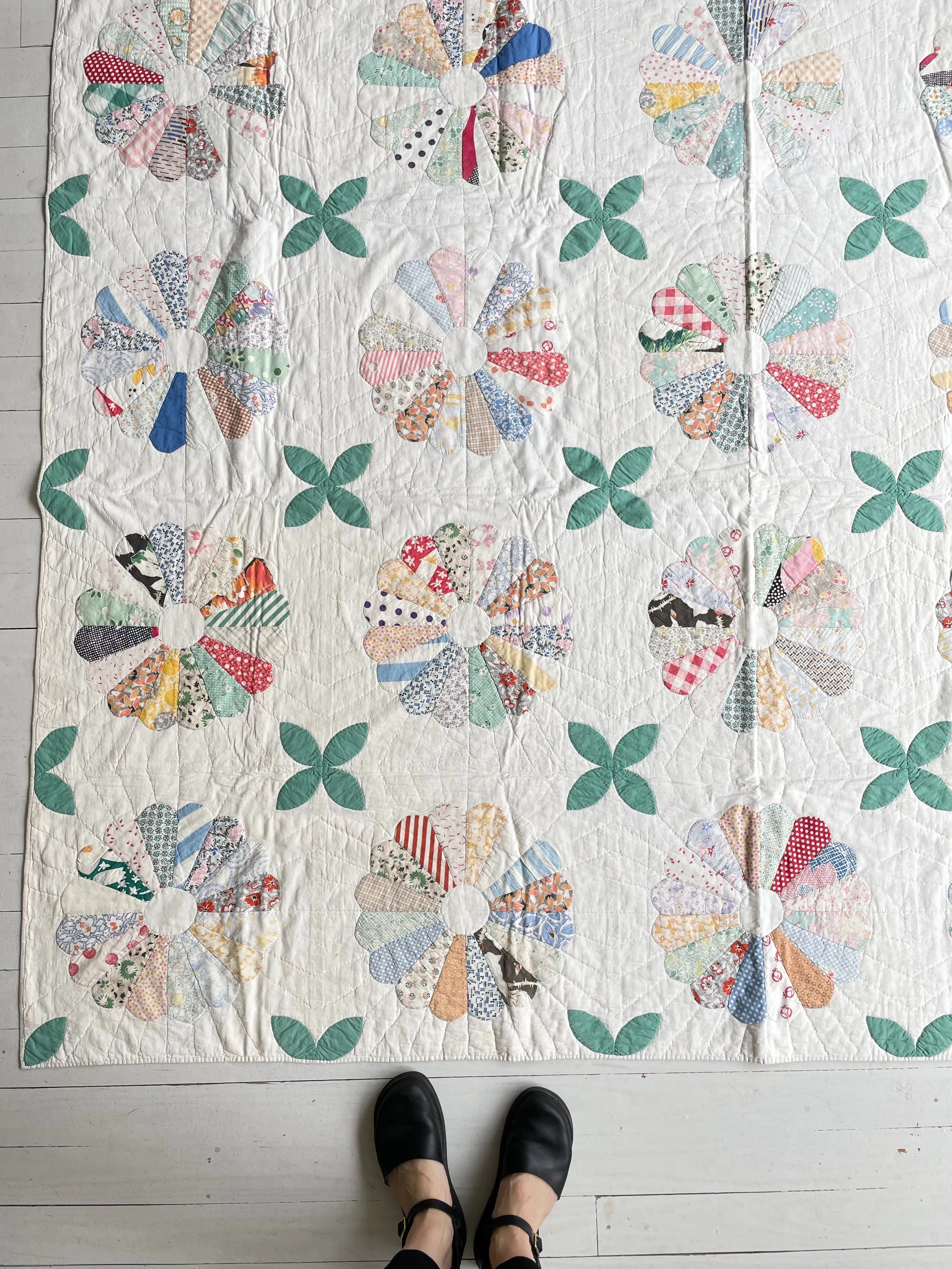 Feedsack Dresden Plate Quilt