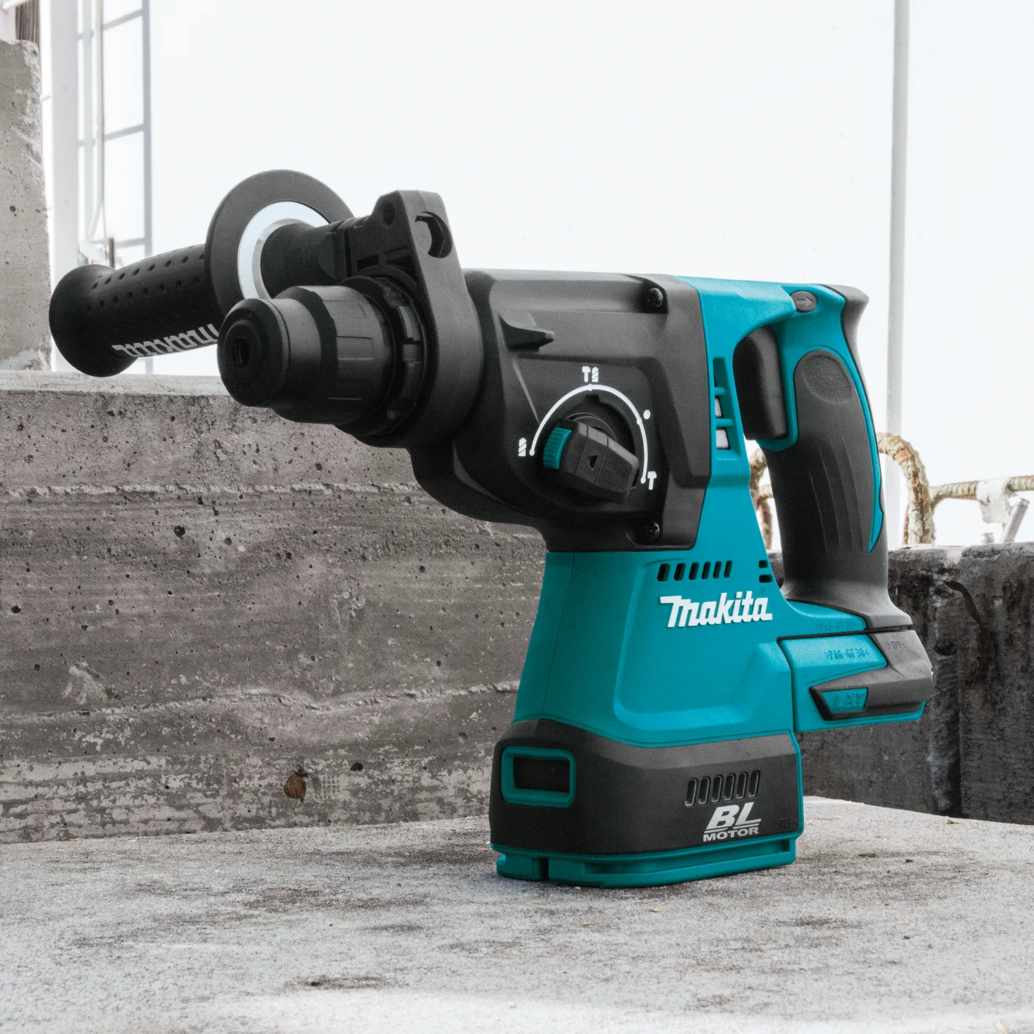 Makita XRH01Z 18V LXT 1" SDS-Plus Rotary Hammer (Tool Only)