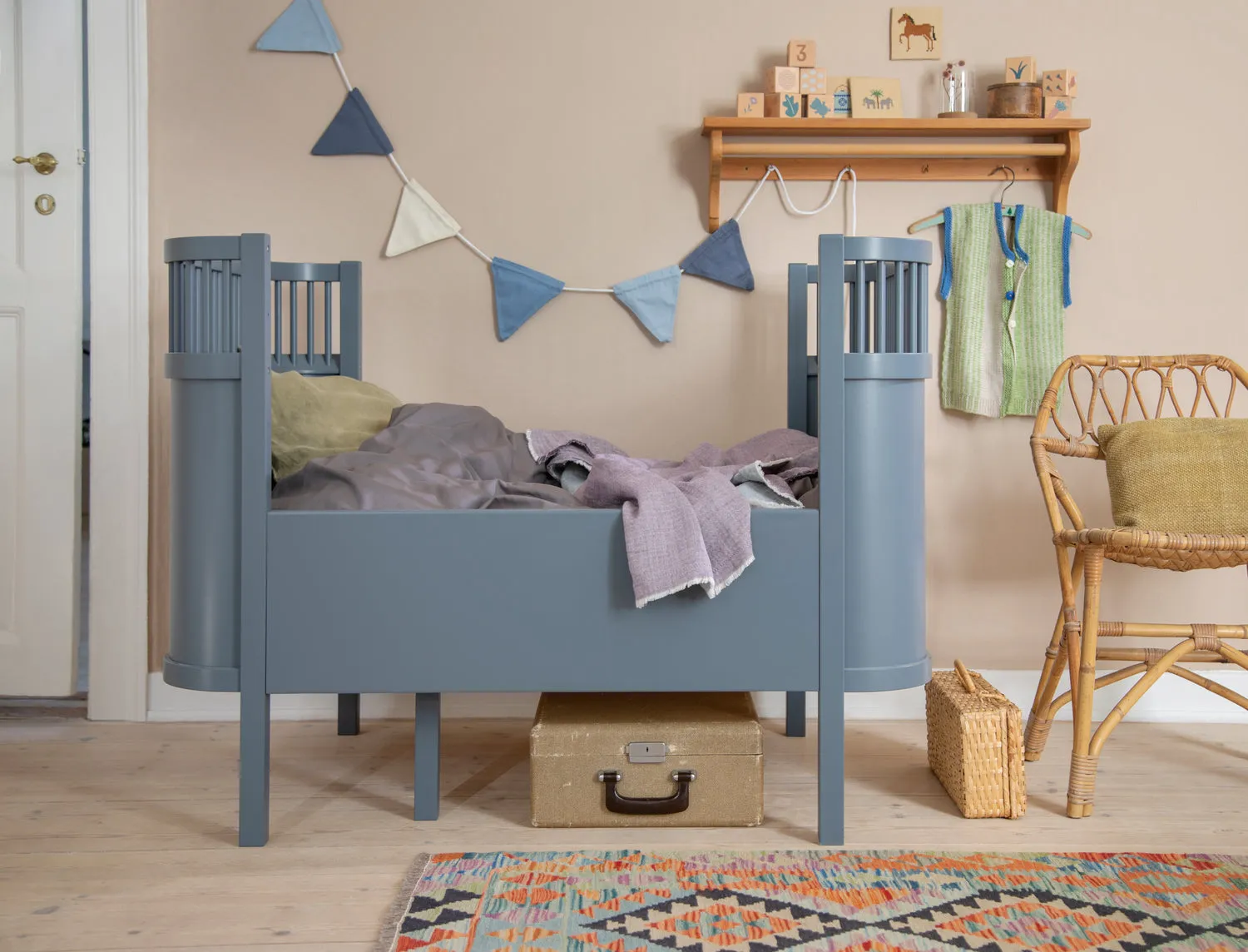 Sebra, Extendable Cot Bed Baby & Junior